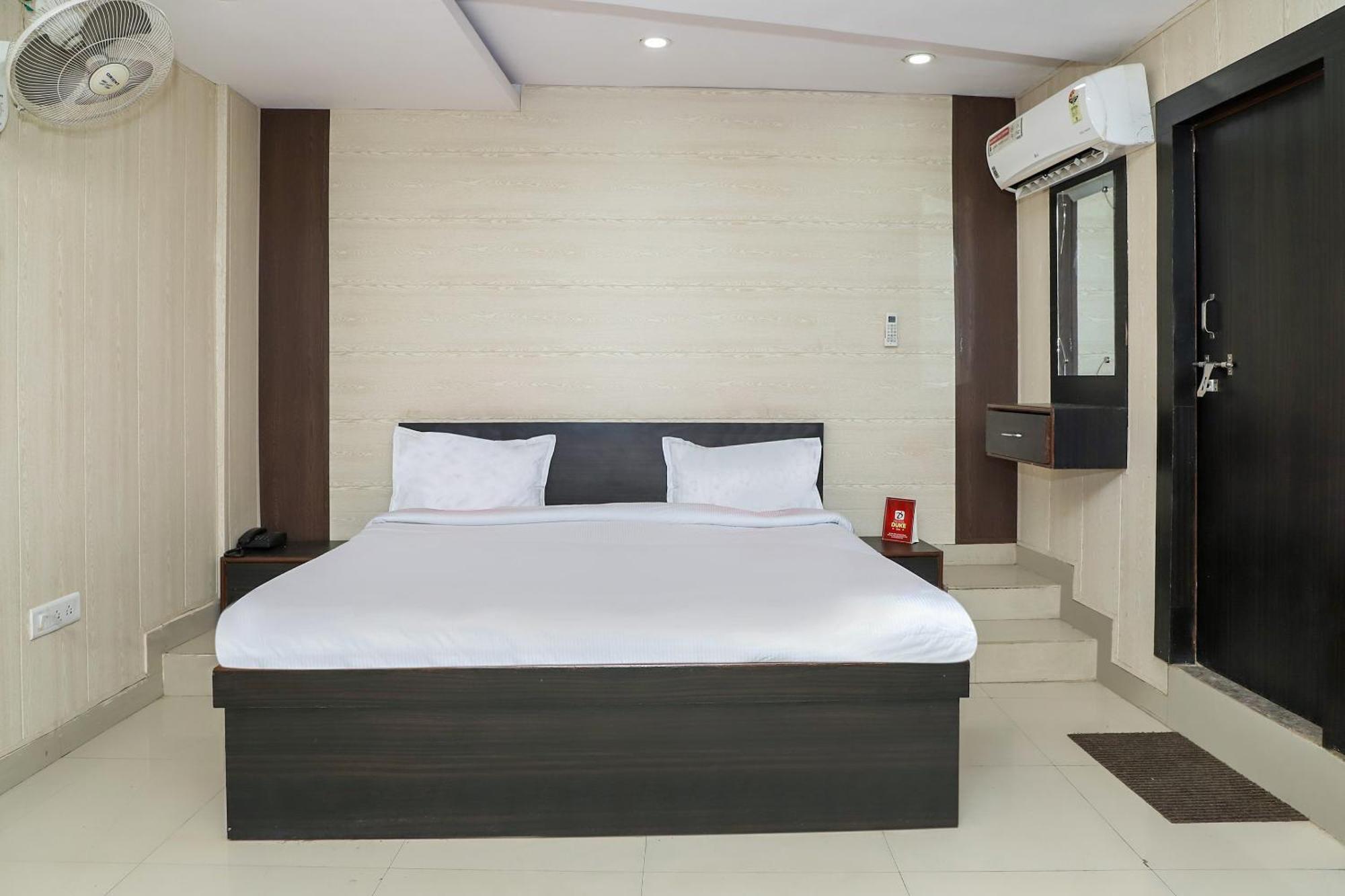 Oyo Hotel Duke Inn Jhānsi Exteriör bild