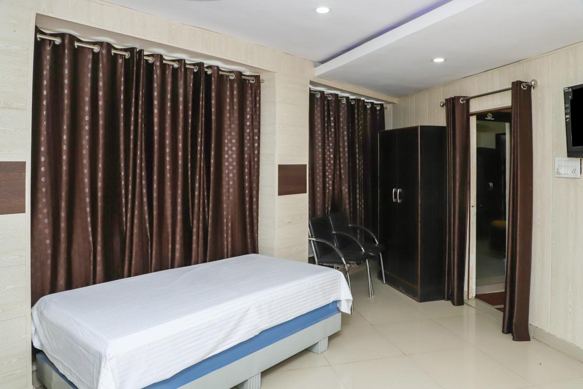 Oyo Hotel Duke Inn Jhānsi Exteriör bild